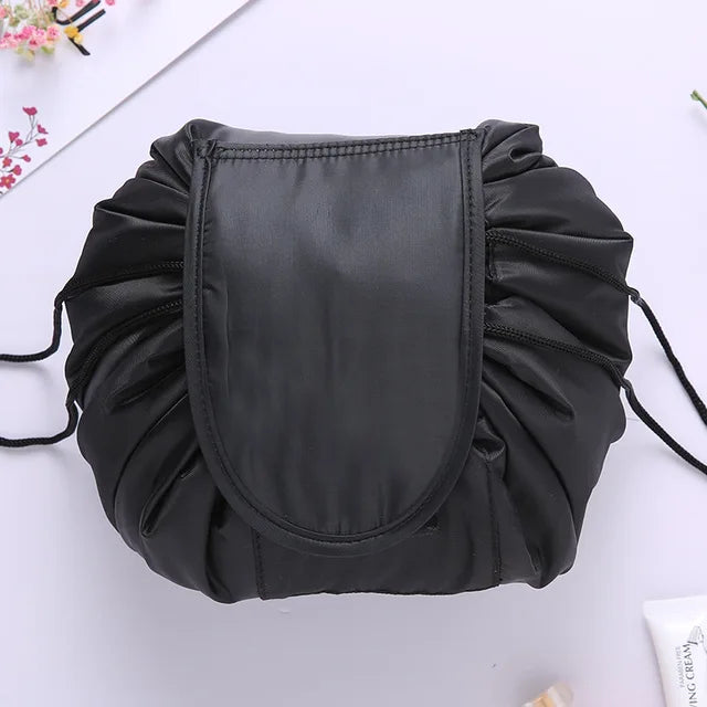 Instant Pouch™ Original : deux secondes pour tout ranger.
