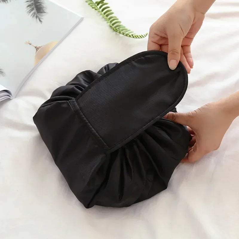 Instant Pouch™ Original : deux secondes pour tout ranger.
