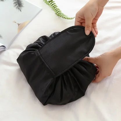 Instant Pouch™ Original : deux secondes pour tout ranger.